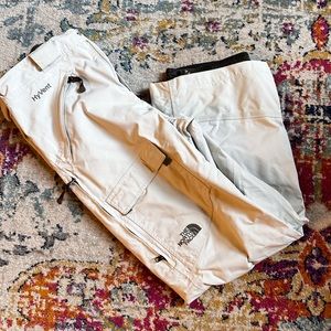 North face snow pants. Size small.